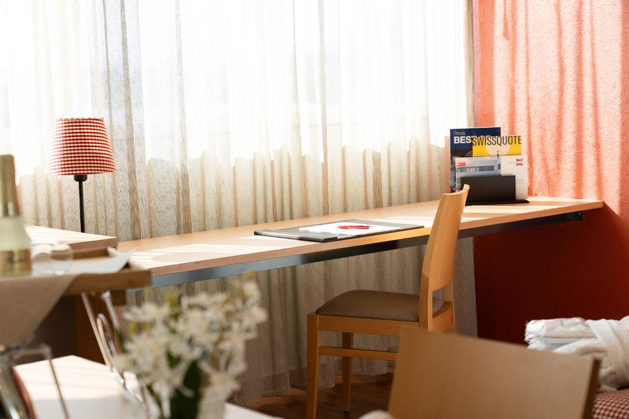 スイスエバー ツーク スイス クオリティ ホテル Steinhausen 部屋 写真